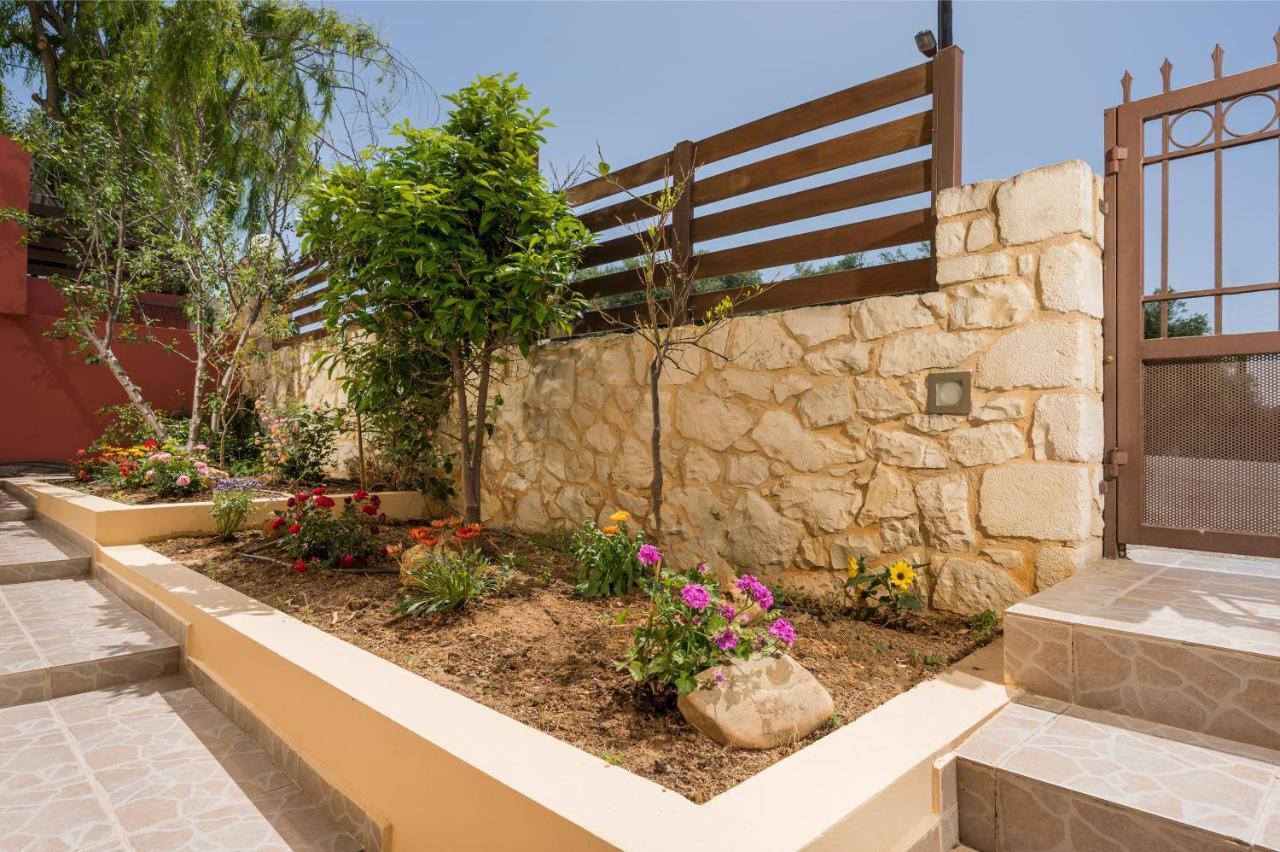 Anna Boutique Apartment Kato Daratso Exterior photo